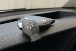 musta Mercedes-Benz Vito 2023 kuva 30.