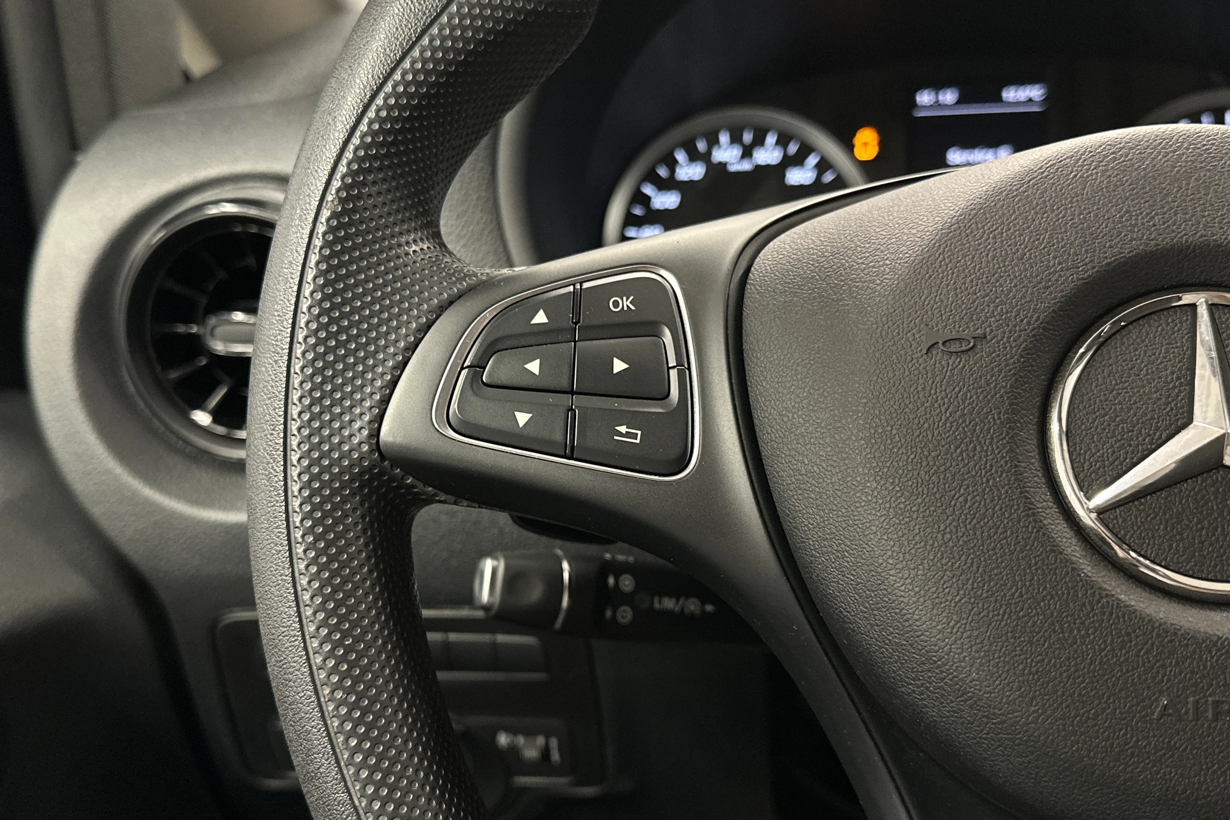 musta Mercedes-Benz Vito 2023 kuva 14.