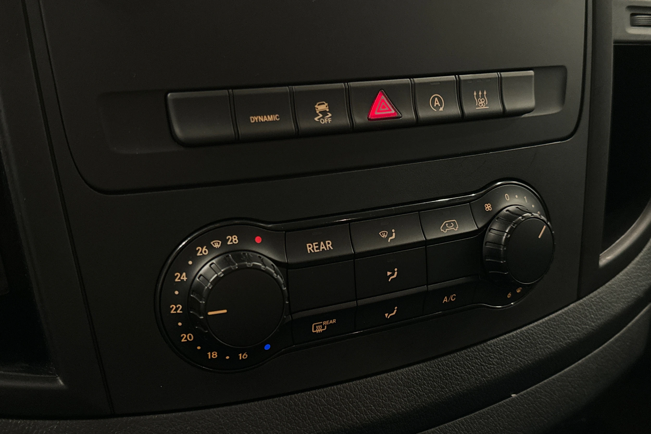 musta Mercedes-Benz Vito 2023 kuva 21.