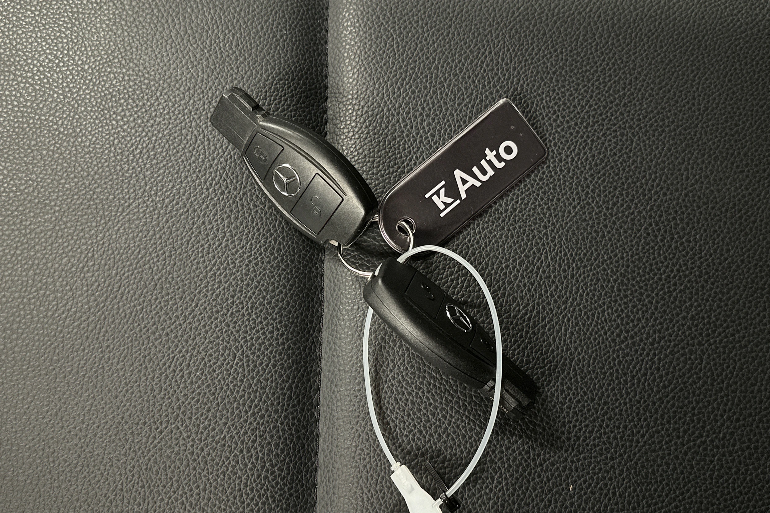 musta Mercedes-Benz Vito 2023 kuva 23.