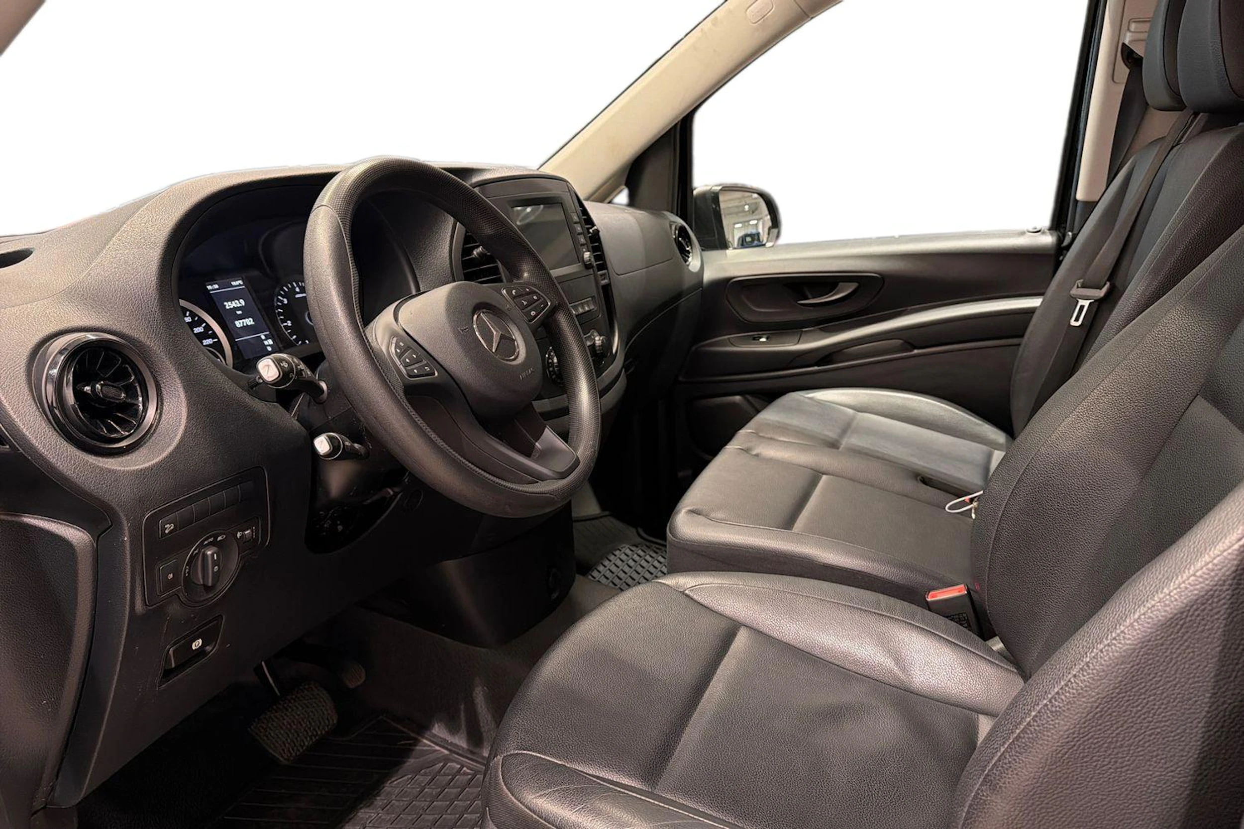 musta Mercedes-Benz Vito 2024 kuva 8.