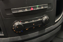 musta Mercedes-Benz Vito 2024 kuva 22.