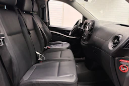 musta Mercedes-Benz Vito 2024 kuva 24.