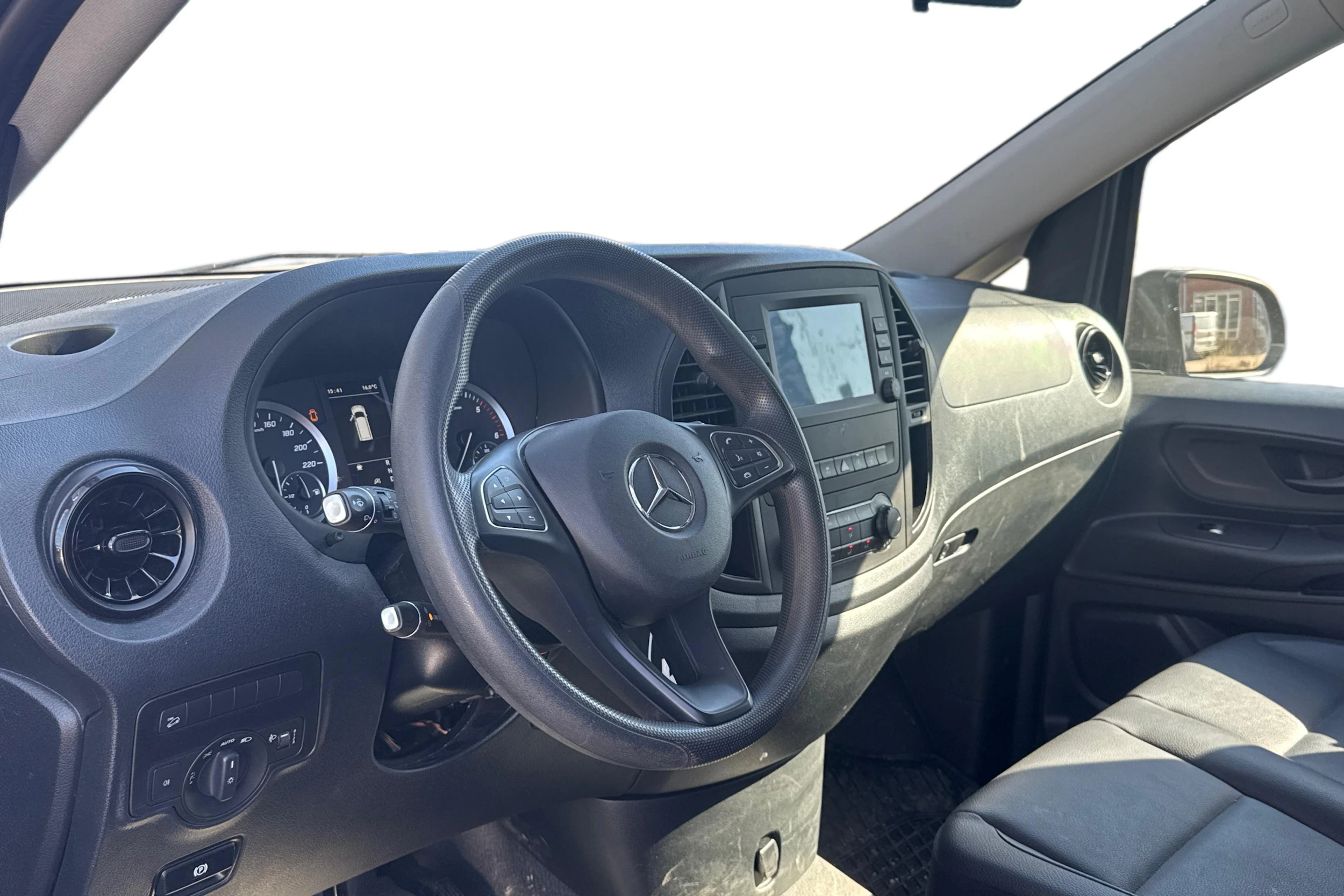 musta Mercedes-Benz Vito 2023 kuva 3.