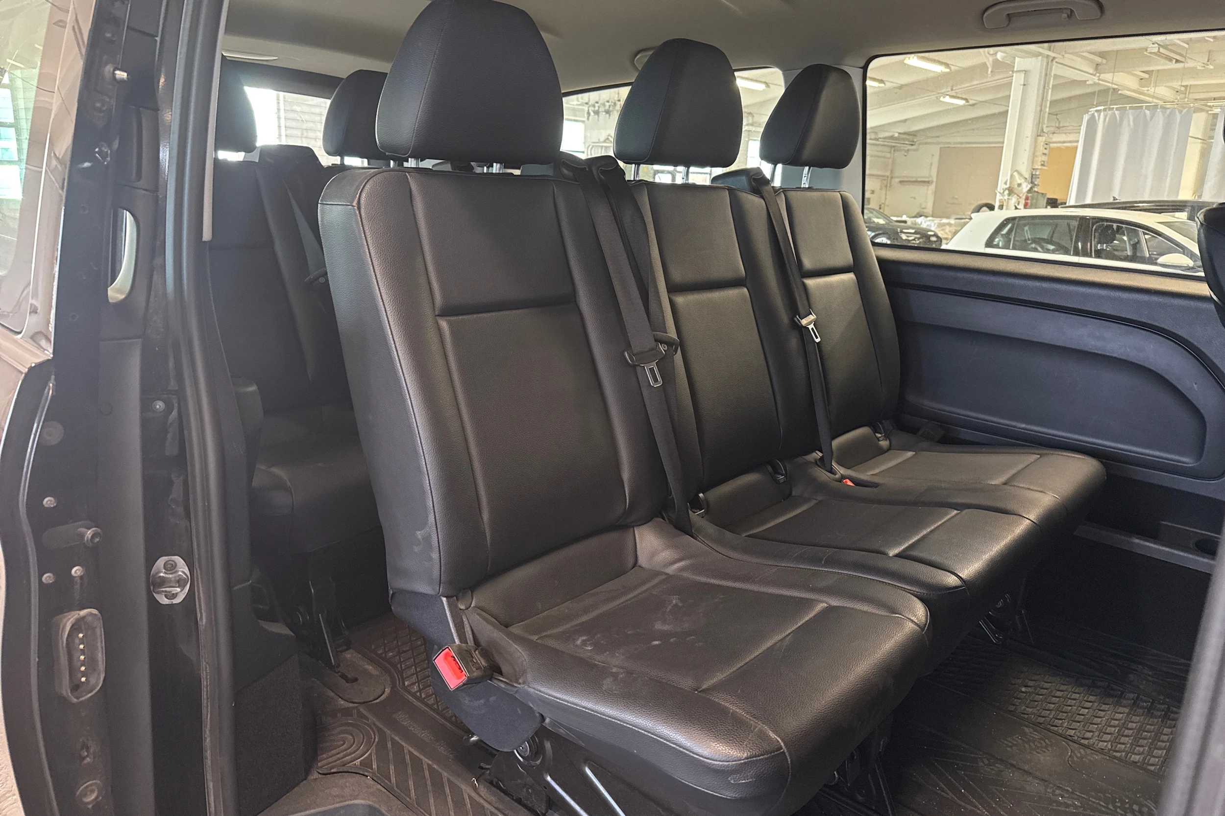musta Mercedes-Benz Vito 2023 kuva 5.