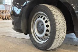 musta Mercedes-Benz Vito 2023 kuva 6.