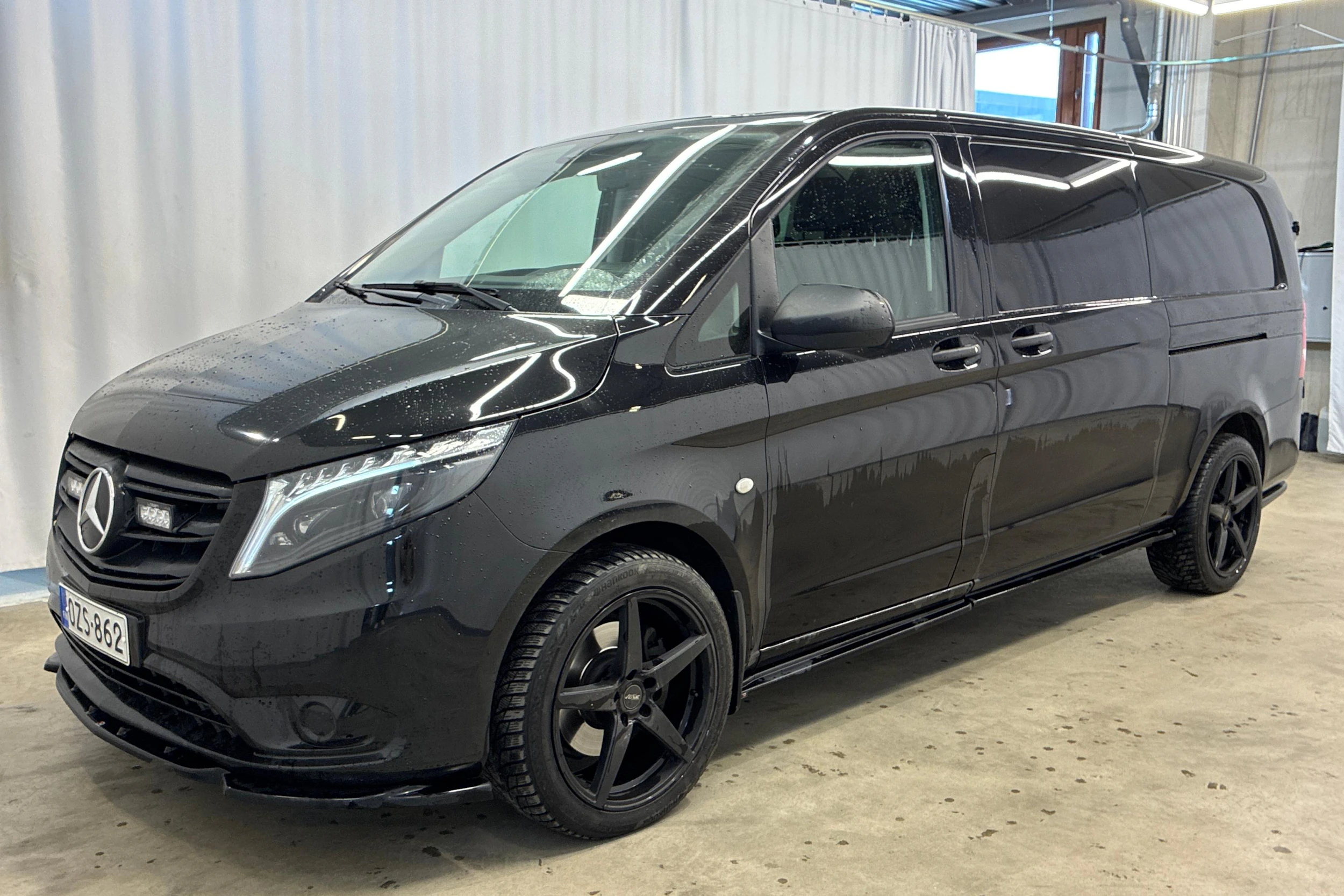 musta Mercedes-Benz Vito 2023 kuva 3.