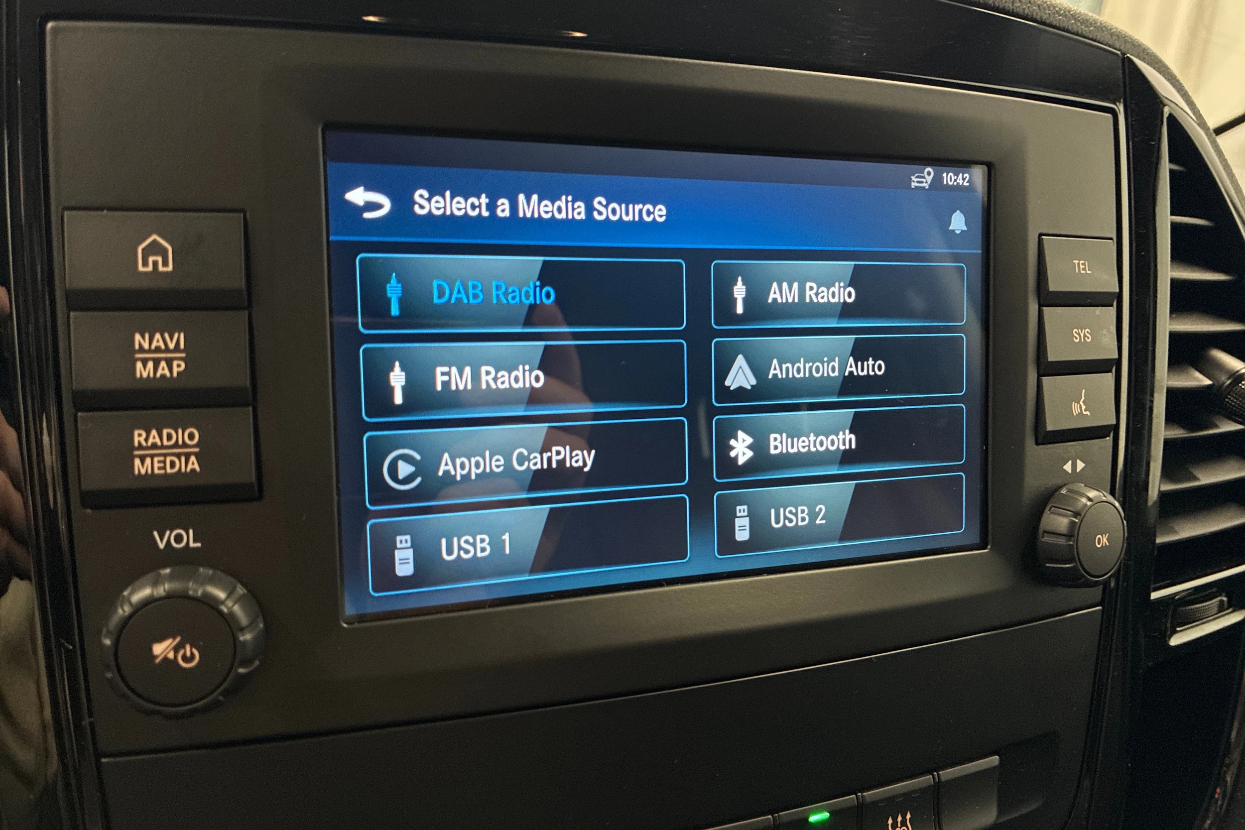 musta Mercedes-Benz Vito 2023 kuva 15.