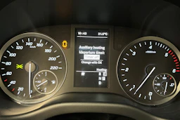musta Mercedes-Benz Vito 2023 kuva 18.