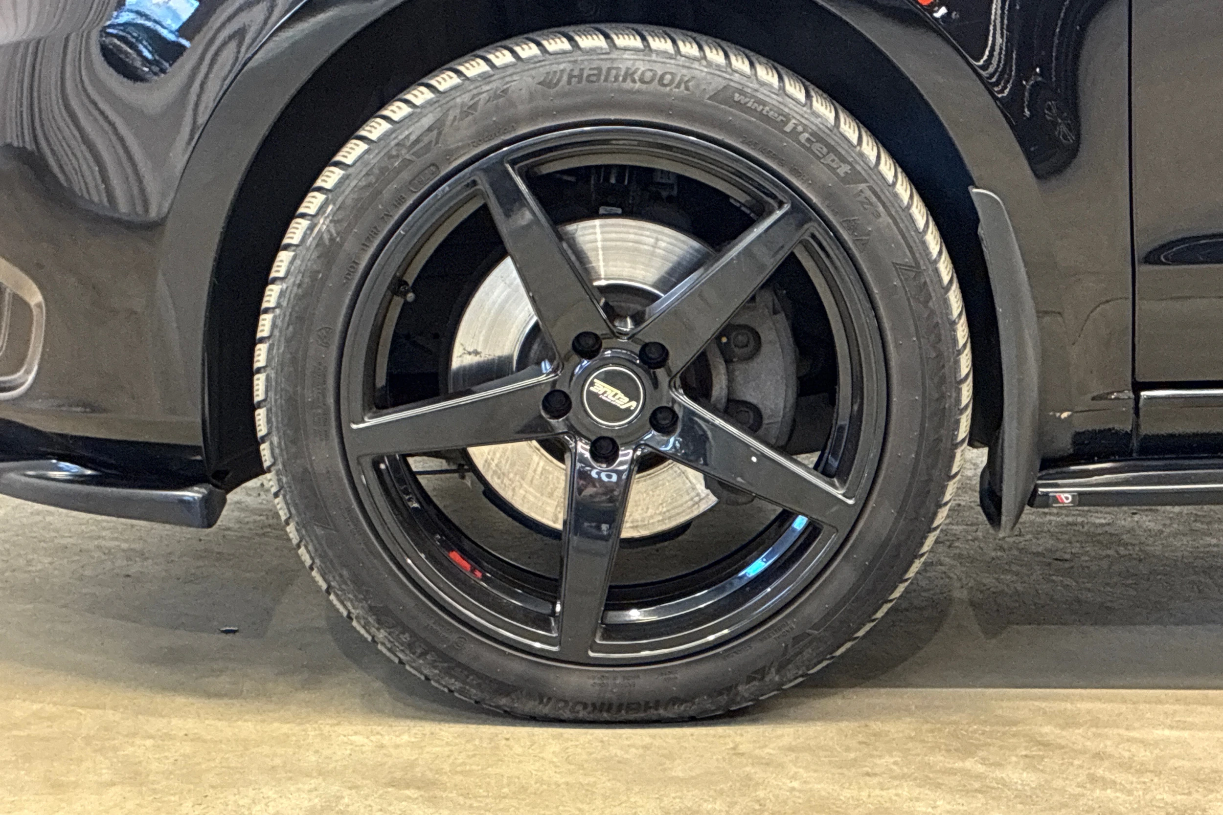 musta Mercedes-Benz Vito 2023 kuva 24.