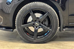 musta Mercedes-Benz Vito 2023 kuva 24.