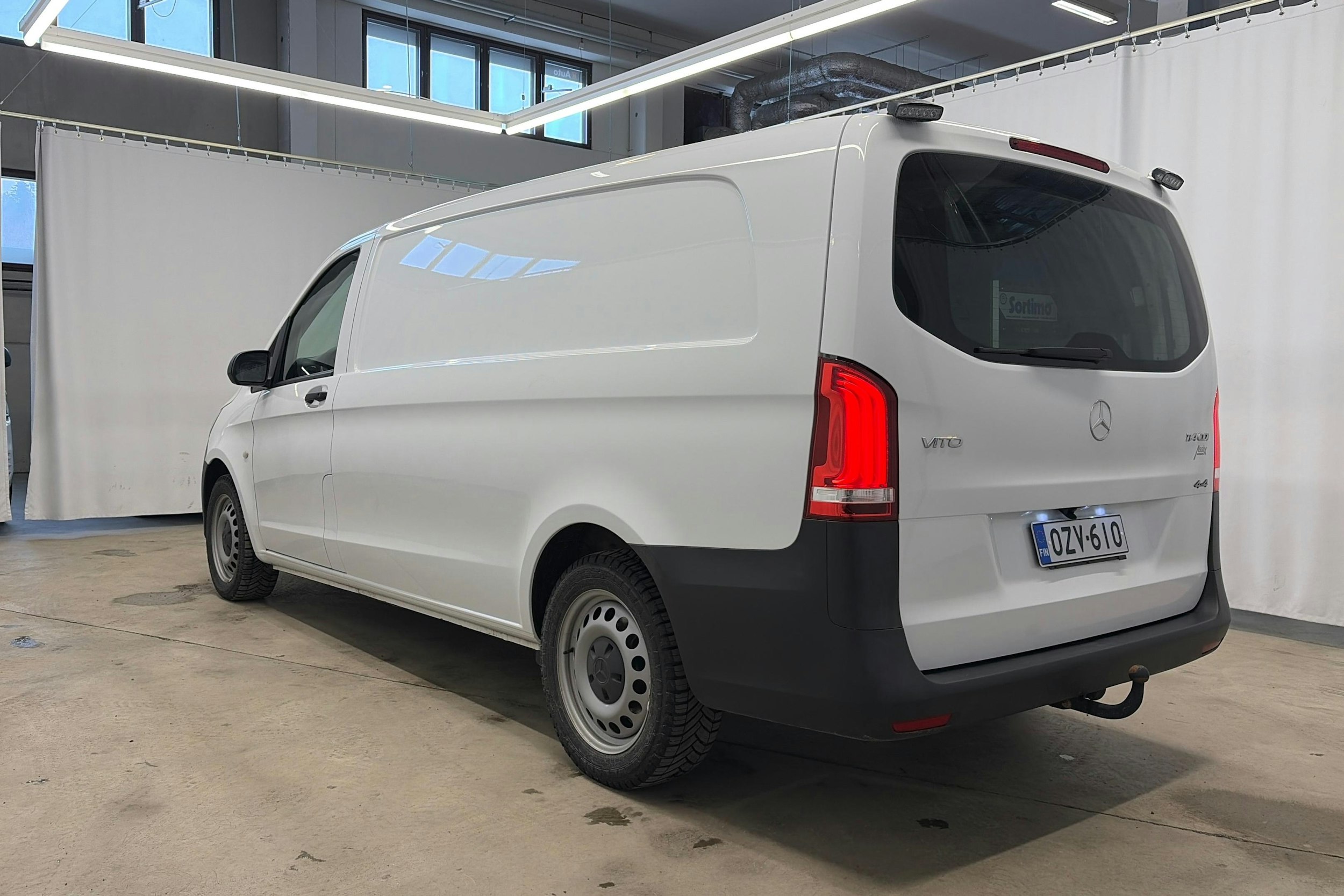 valkoinen Mercedes-Benz Vito 2023 kuva 9.