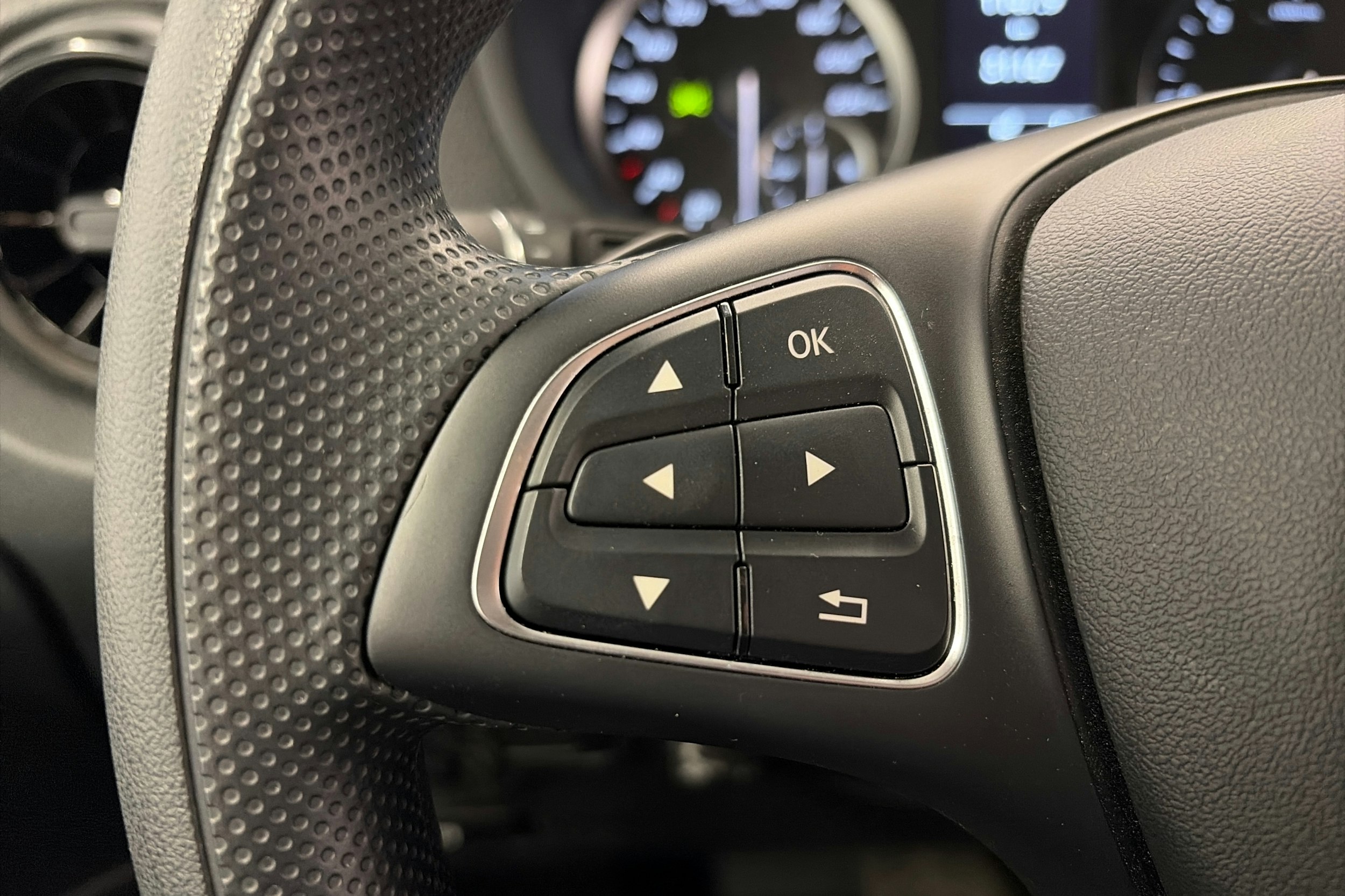 valkoinen Mercedes-Benz Vito 2023 kuva 19.