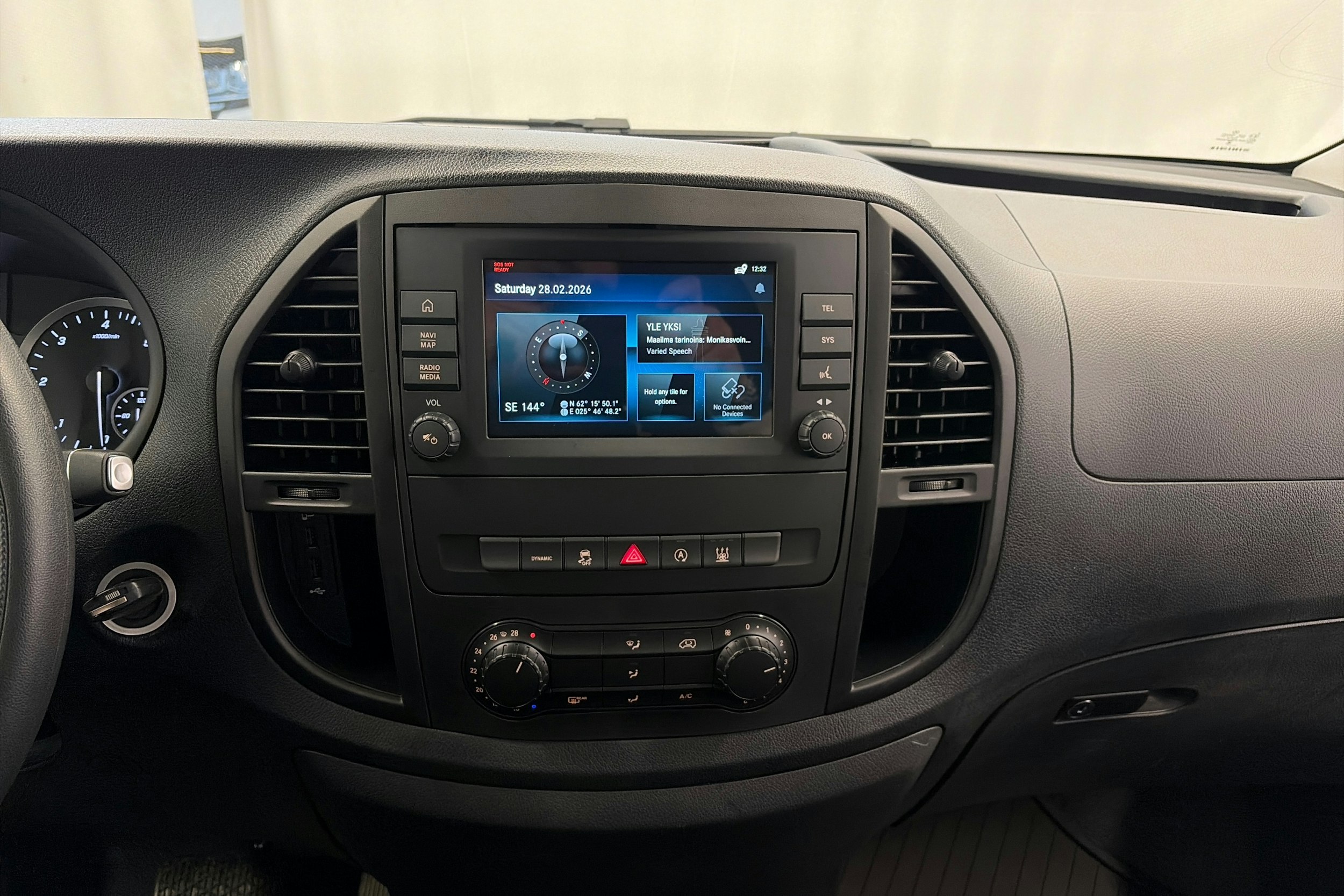 valkoinen Mercedes-Benz Vito 2023 kuva 21.