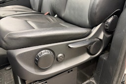 valkoinen Mercedes-Benz Vito 2023 kuva 23.