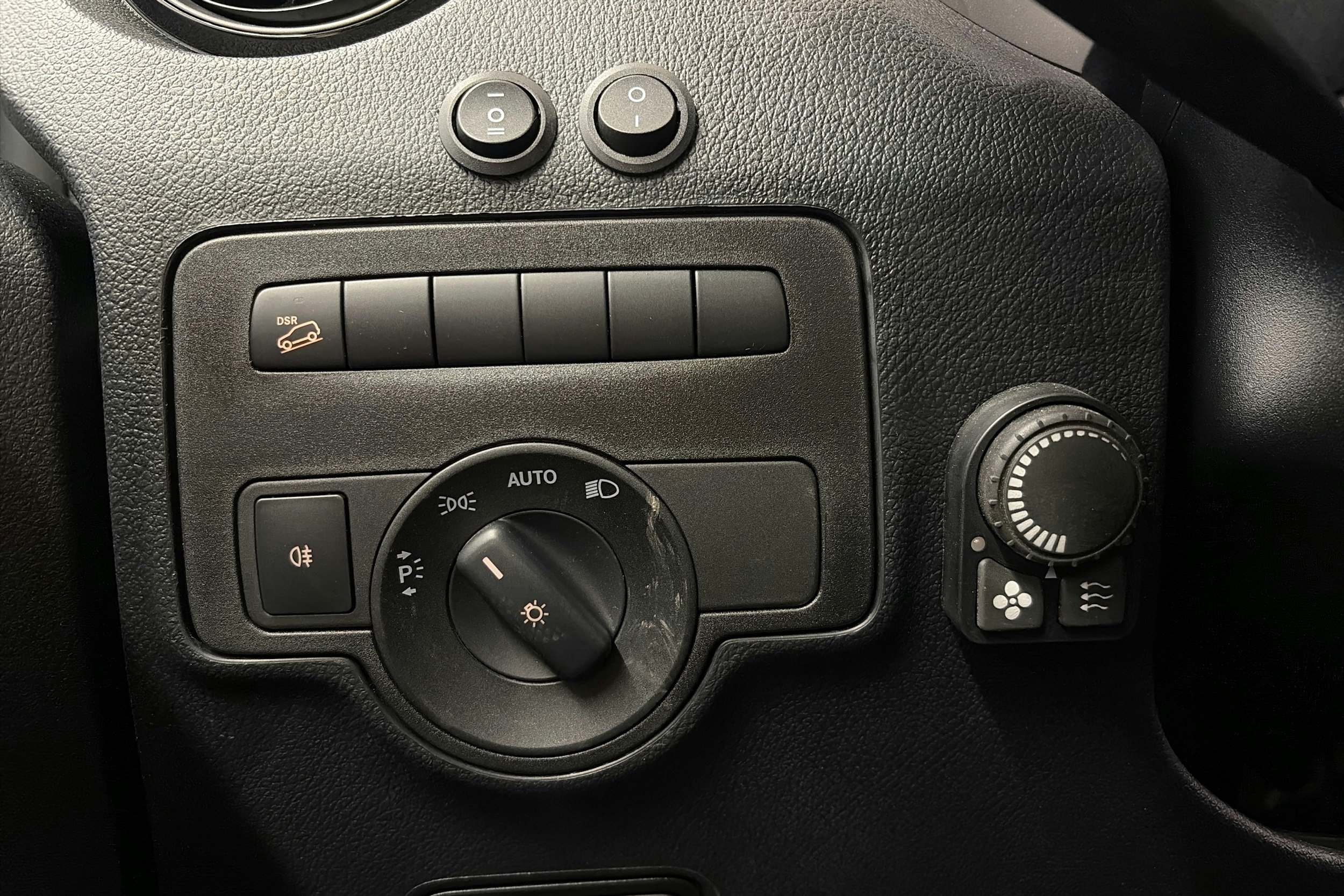 valkoinen Mercedes-Benz Vito 2023 kuva 27.