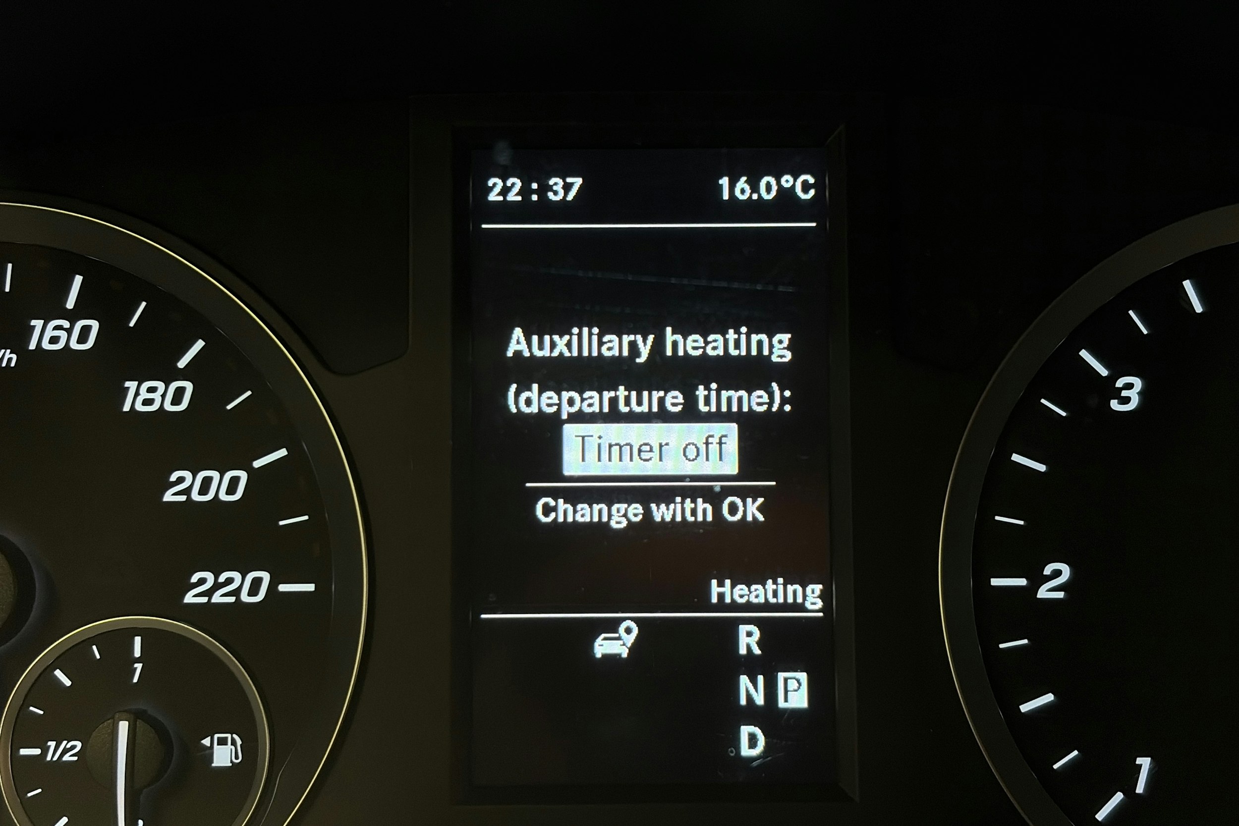 valkoinen Mercedes-Benz Vito 2023 kuva 28.