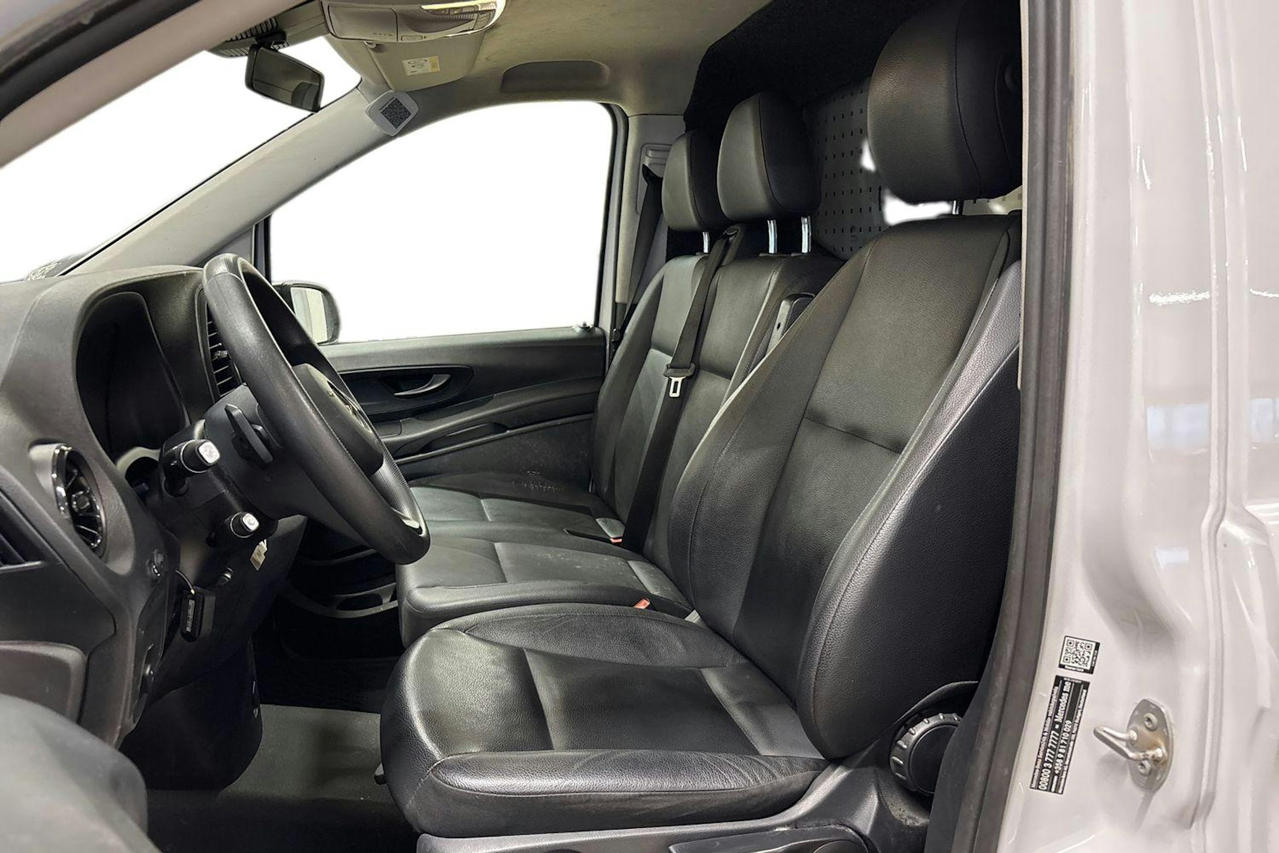 valkoinen Mercedes-Benz Vito 2023 kuva 3.