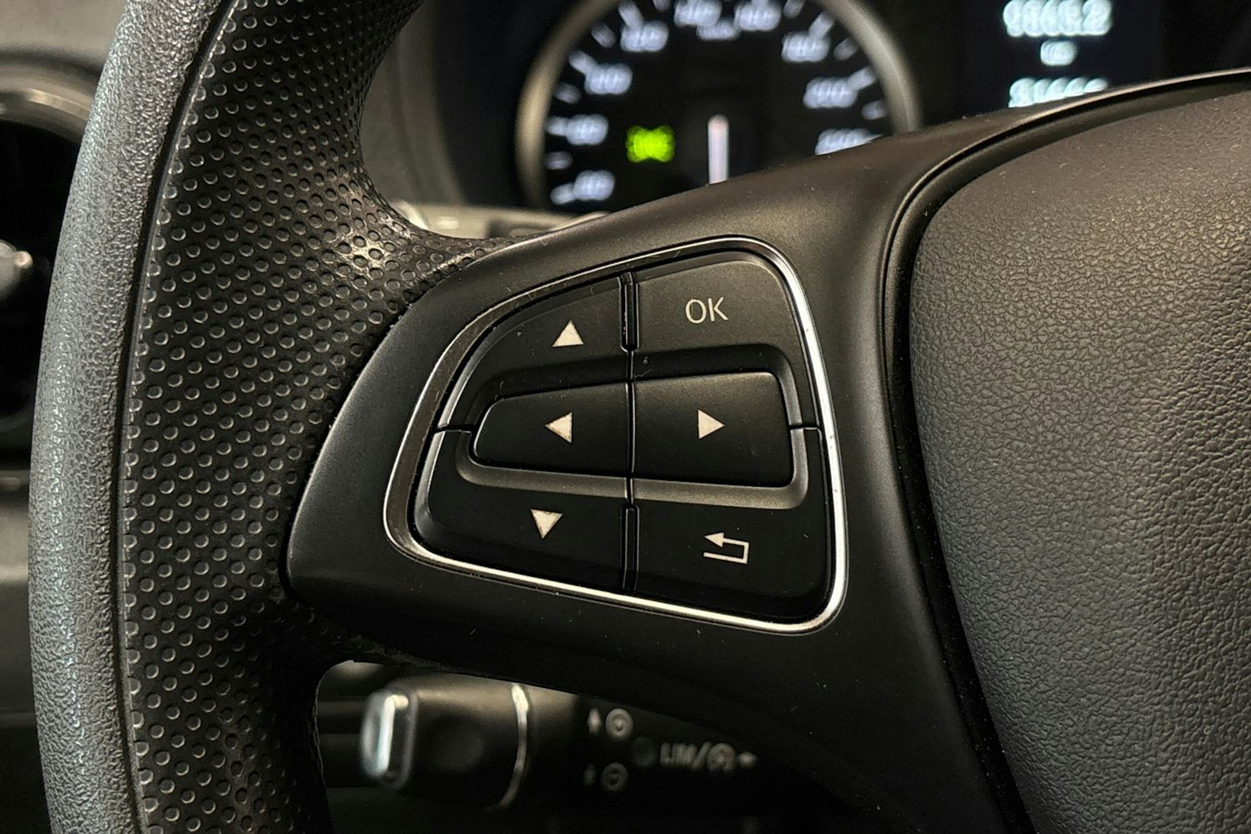 valkoinen Mercedes-Benz Vito 2023 kuva 17.