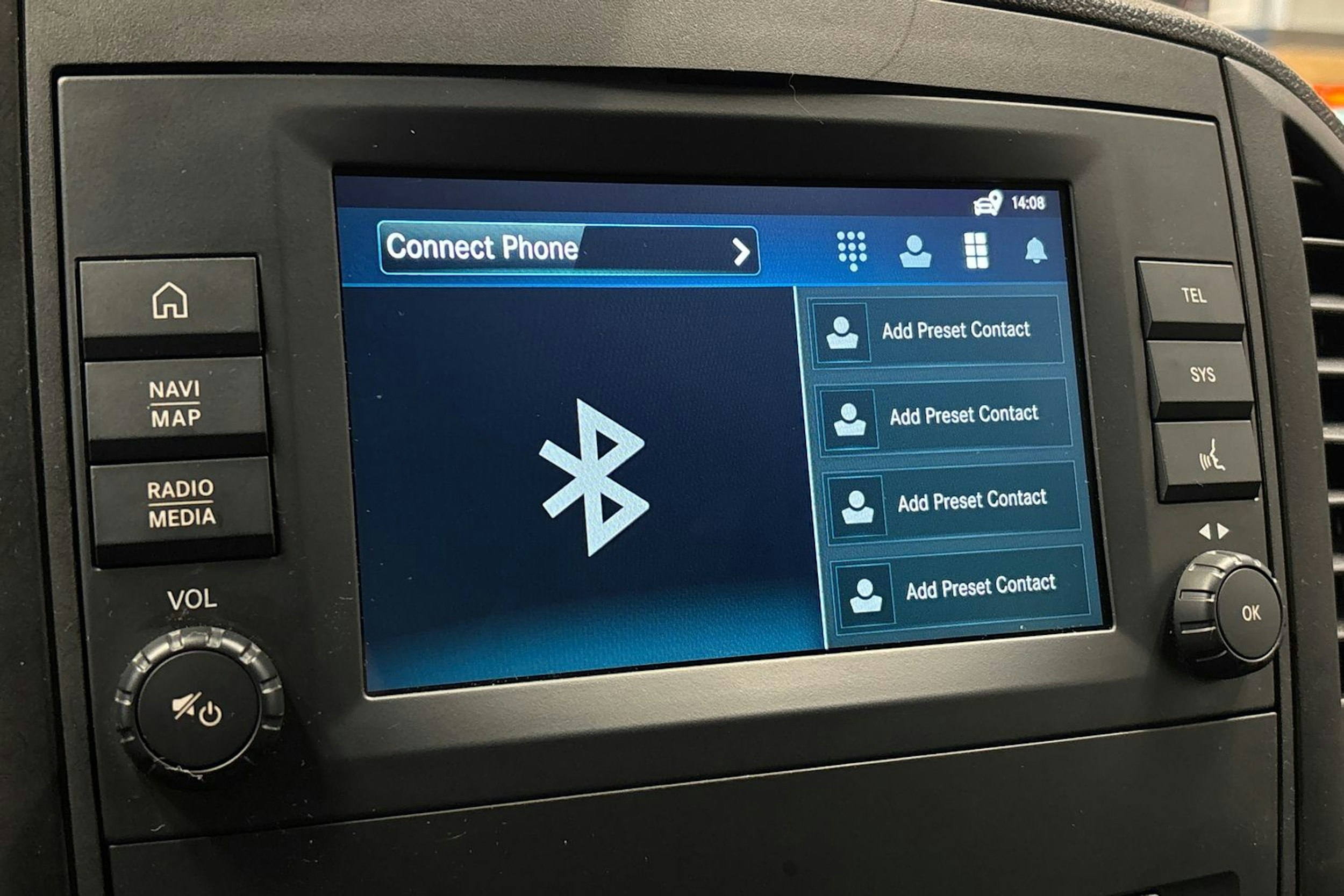 valkoinen Mercedes-Benz Vito 2023 kuva 22.