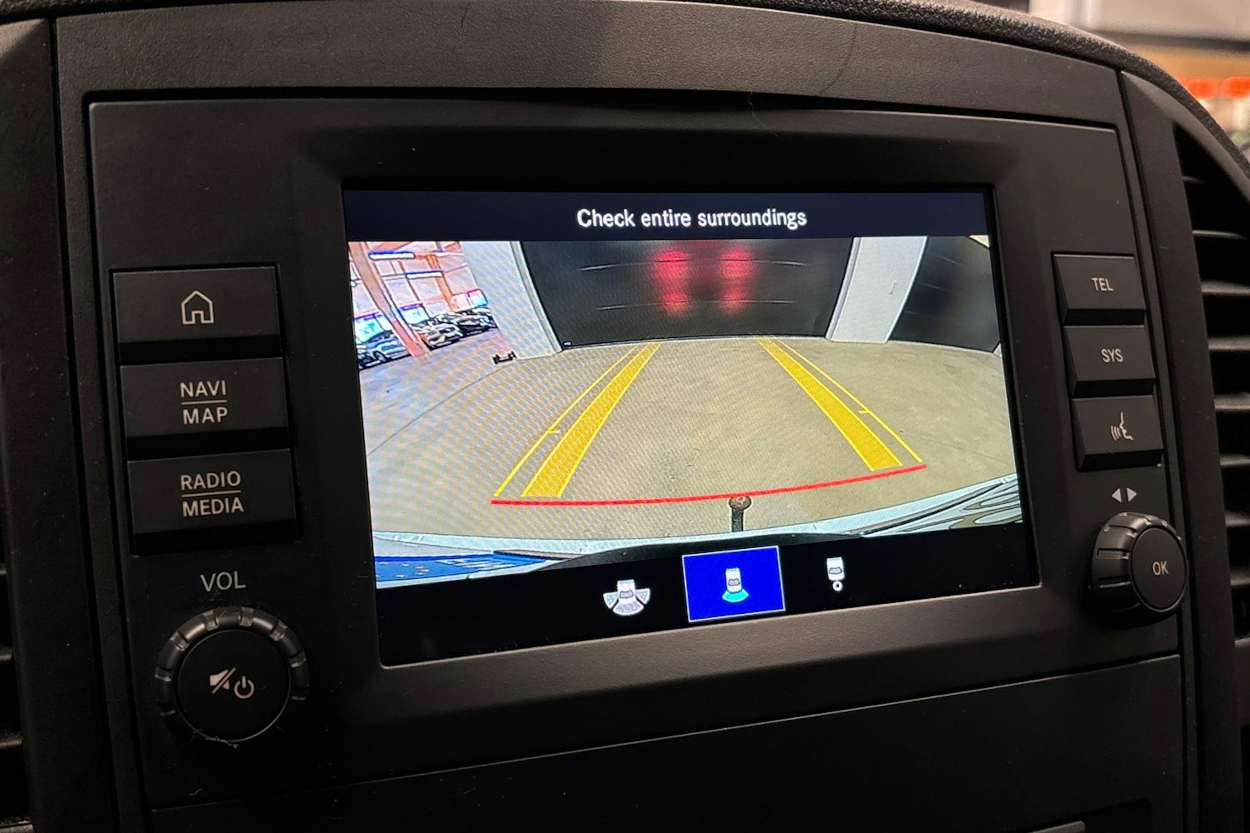 valkoinen Mercedes-Benz Vito 2023 kuva 24.