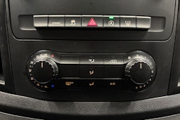 valkoinen Mercedes-Benz Vito 2023 kuva 25.