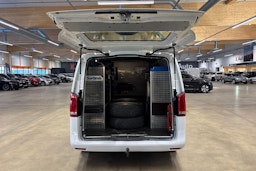 valkoinen Mercedes-Benz Vito 2023 kuva 29.