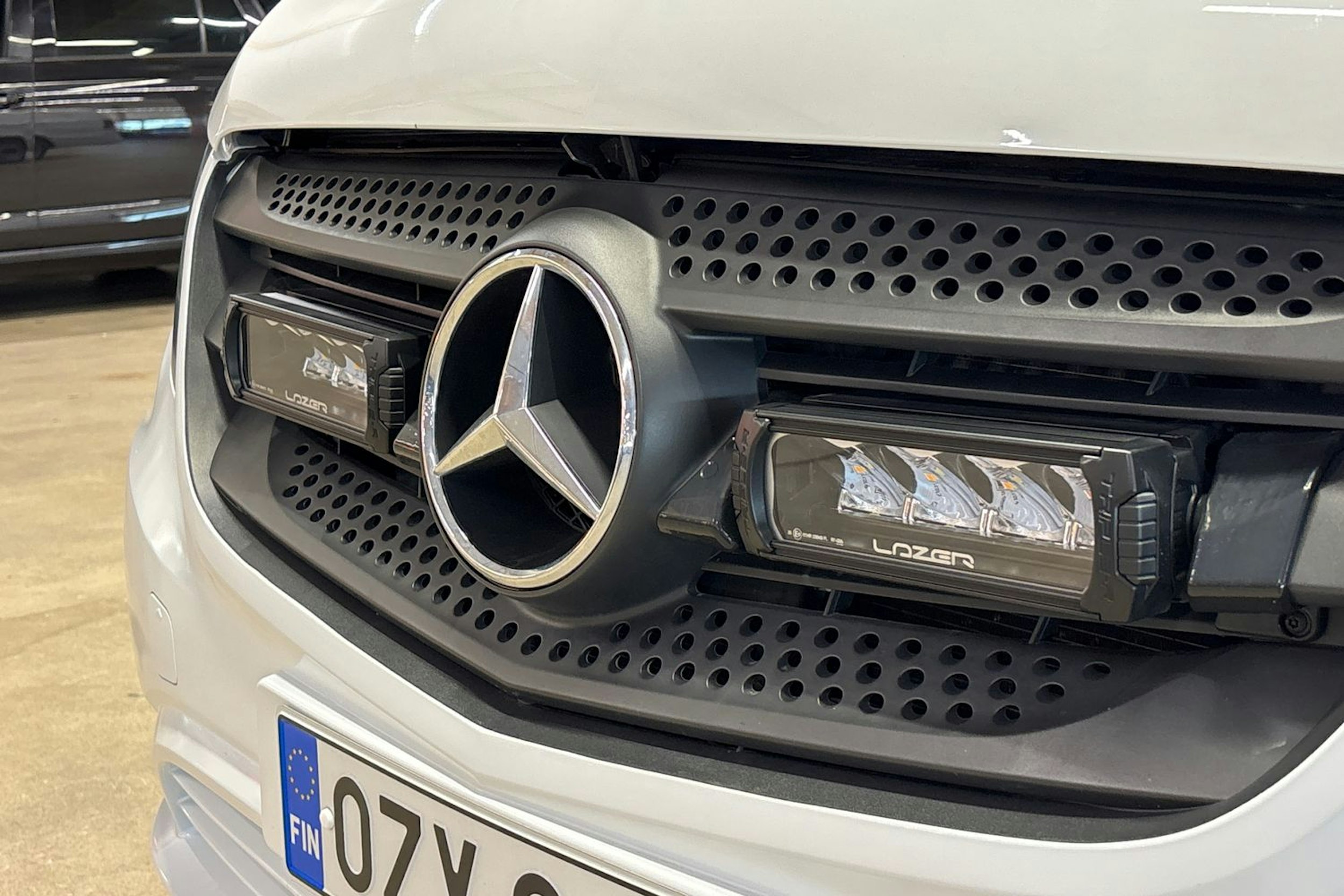 valkoinen Mercedes-Benz Vito 2023 kuva 34.