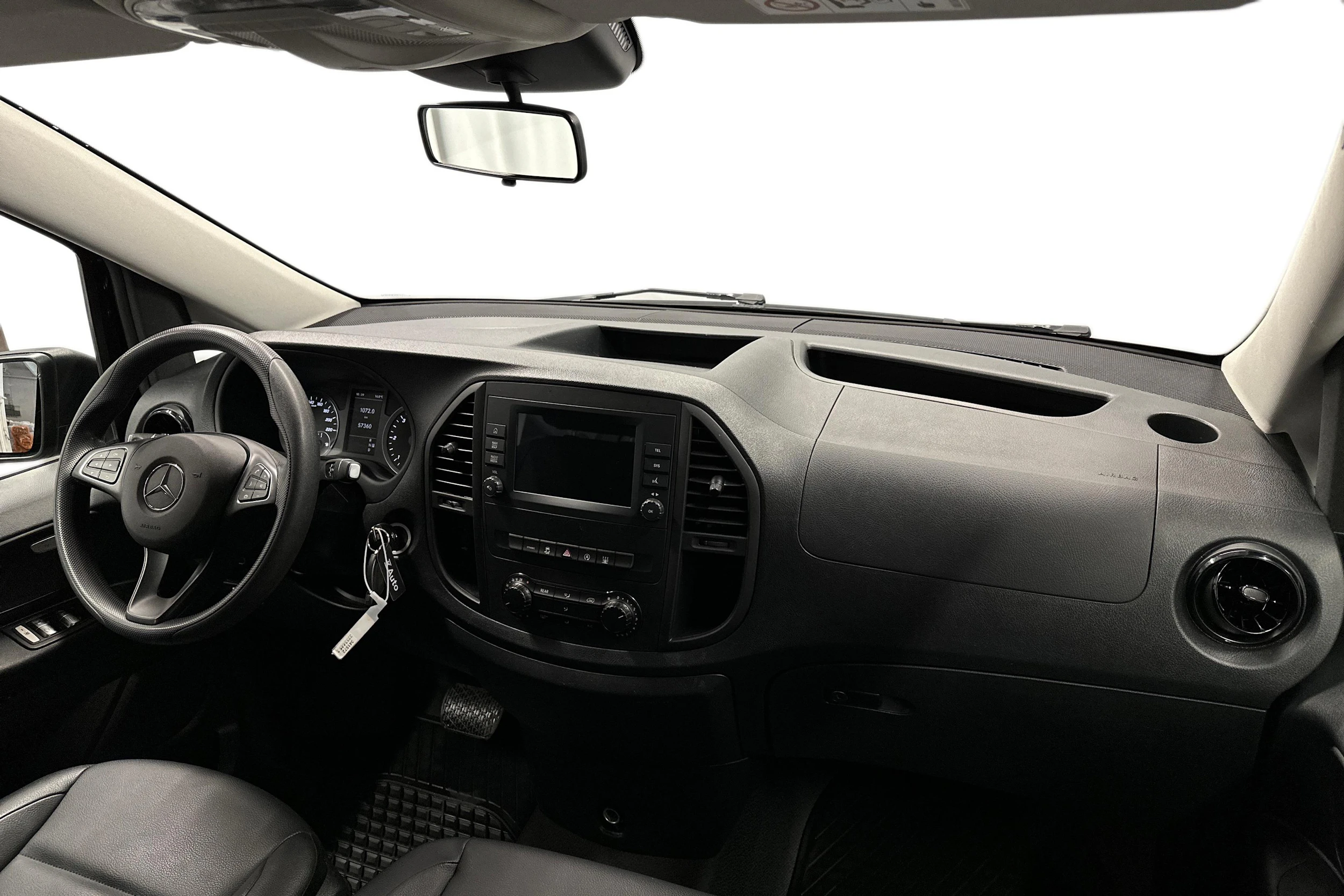 musta Mercedes-Benz Vito 2023 kuva 7.