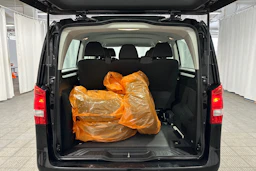 musta Mercedes-Benz Vito 2023 kuva 11.