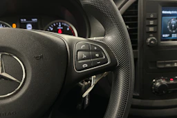 musta Mercedes-Benz Vito 2023 kuva 16.