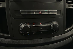 musta Mercedes-Benz Vito 2023 kuva 23.