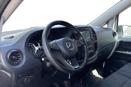 valkoinen Mercedes-Benz Vito 2023 kuva 3.