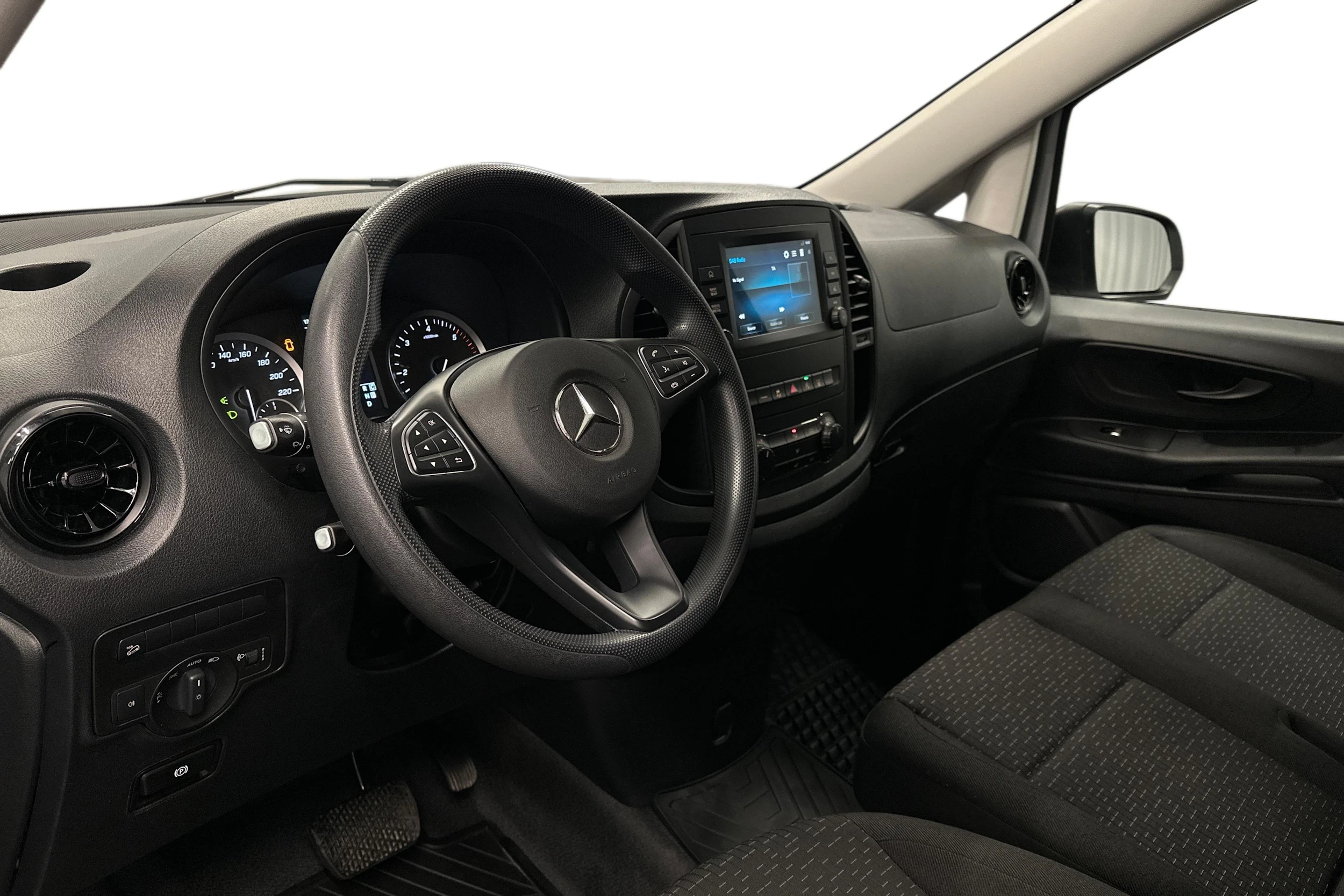 valkoinen Mercedes-Benz Vito 2023 kuva 6.