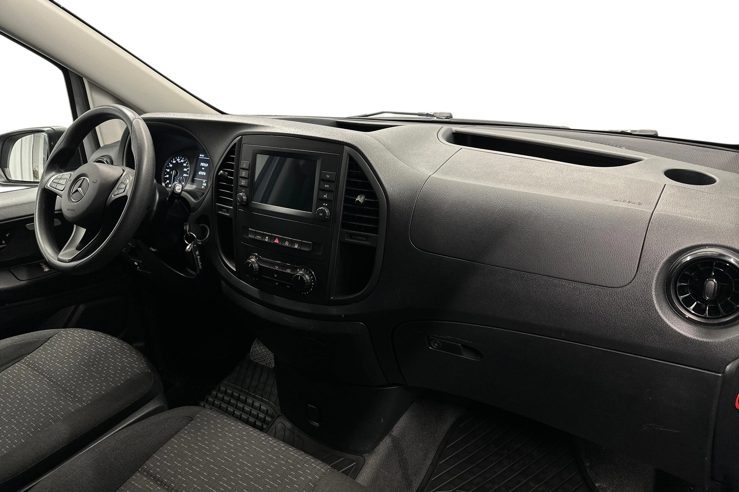 valkoinen Mercedes-Benz Vito 2023 kuva 7.