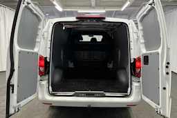 valkoinen Mercedes-Benz Vito 2023 kuva 11.