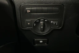 valkoinen Mercedes-Benz Vito 2023 kuva 16.