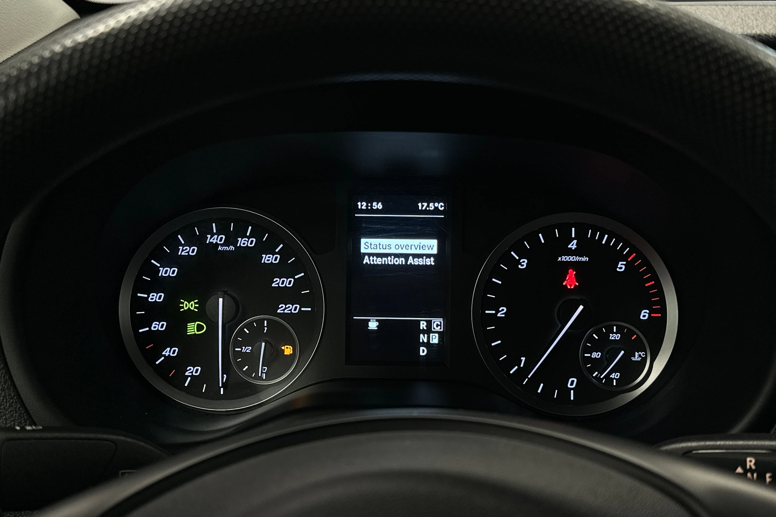 valkoinen Mercedes-Benz Vito 2023 kuva 17.