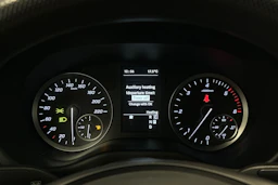 valkoinen Mercedes-Benz Vito 2023 kuva 18.