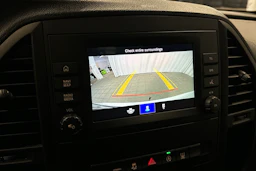 valkoinen Mercedes-Benz Vito 2023 kuva 20.