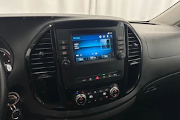 musta Mercedes-Benz Vito 2023 kuva 17.