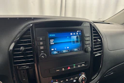 musta Mercedes-Benz Vito 2023 kuva 18.