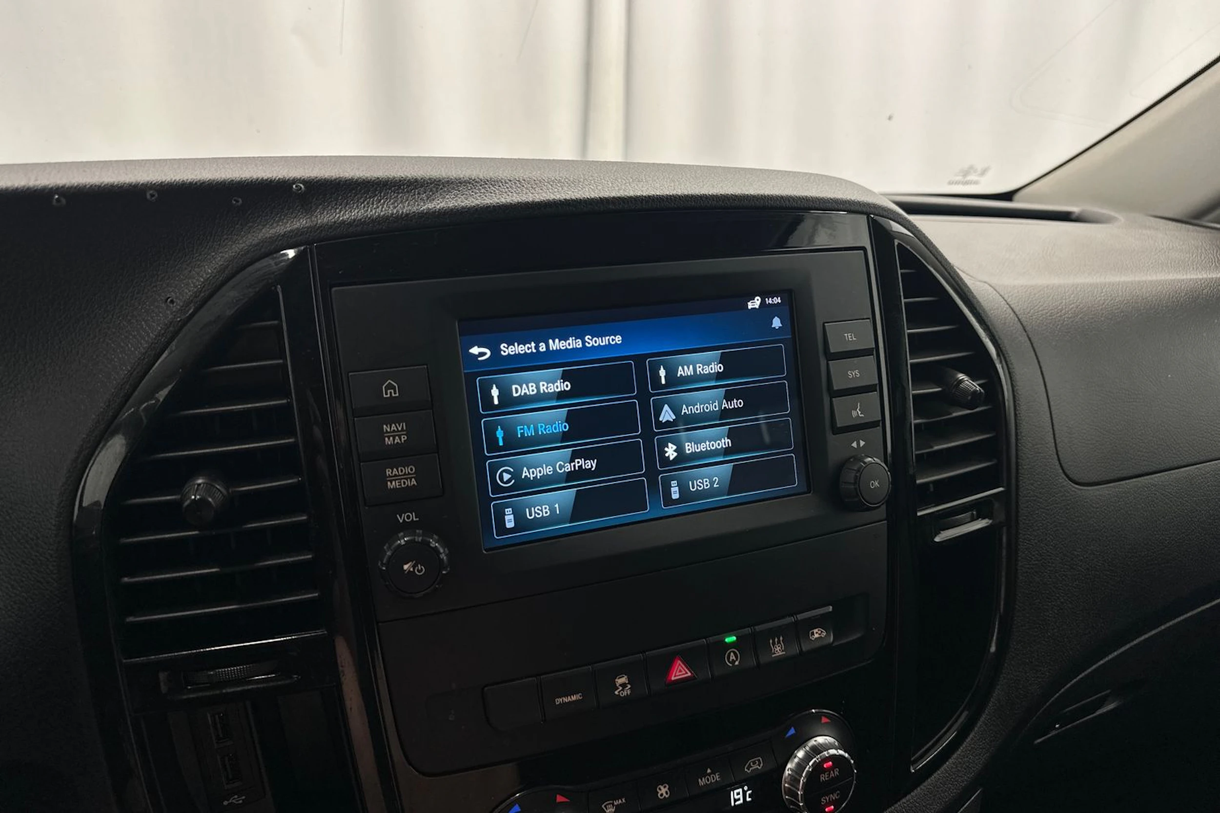musta Mercedes-Benz Vito 2023 kuva 20.