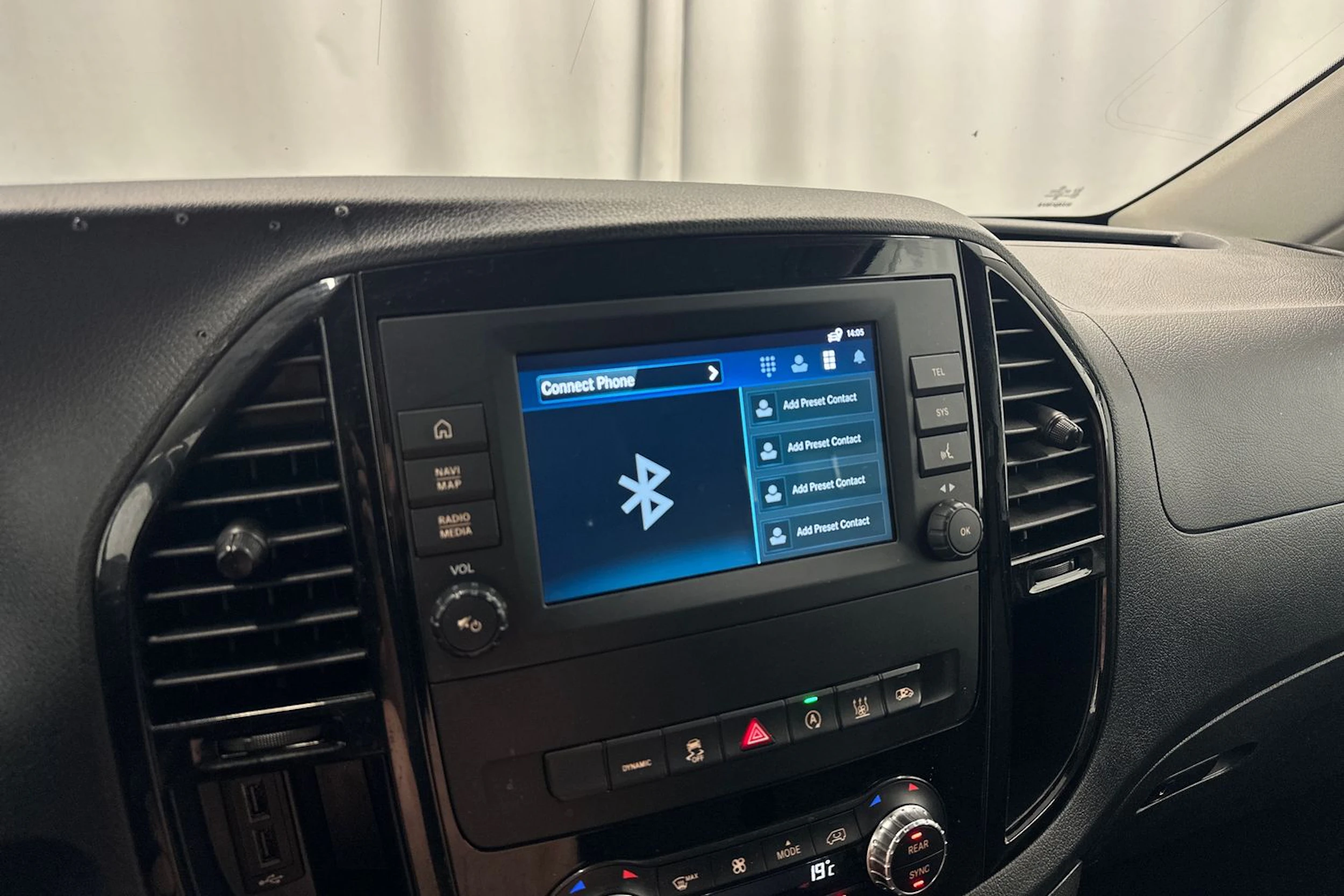 musta Mercedes-Benz Vito 2023 kuva 21.