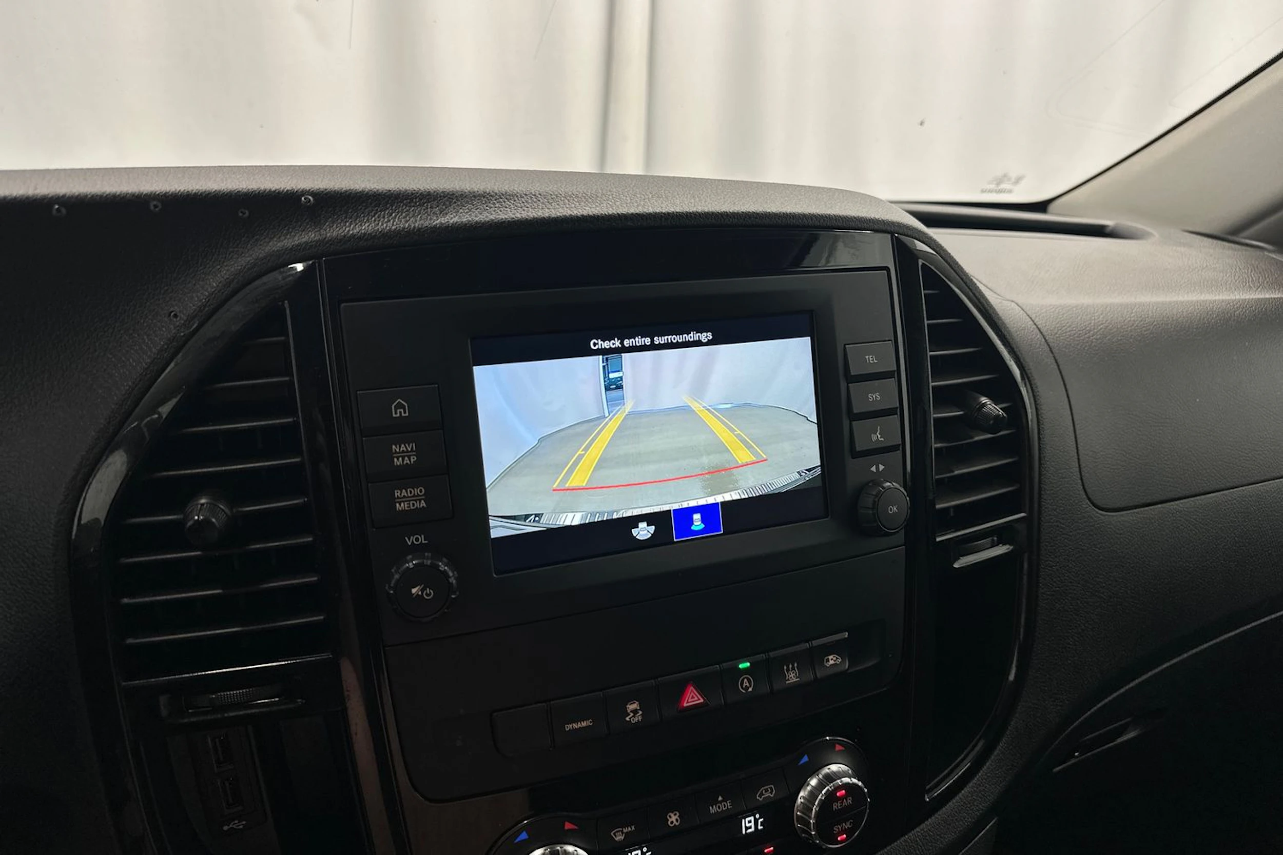 musta Mercedes-Benz Vito 2023 kuva 22.
