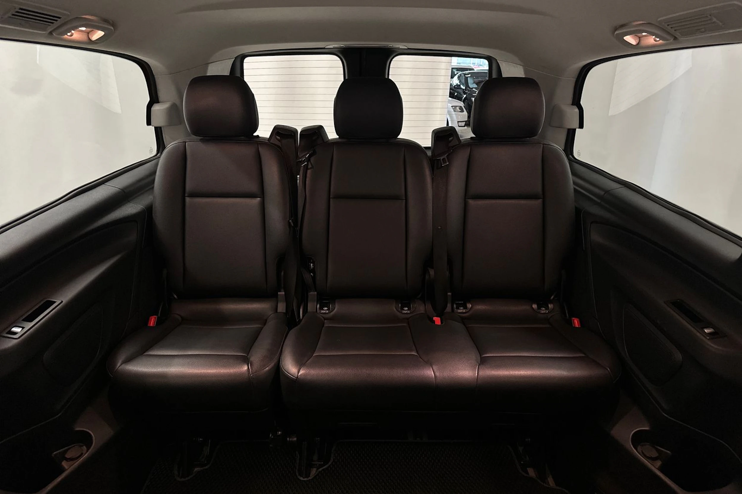 musta Mercedes-Benz Vito 2023 kuva 30.