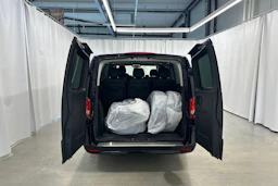 musta Mercedes-Benz Vito 2023 kuva 32.