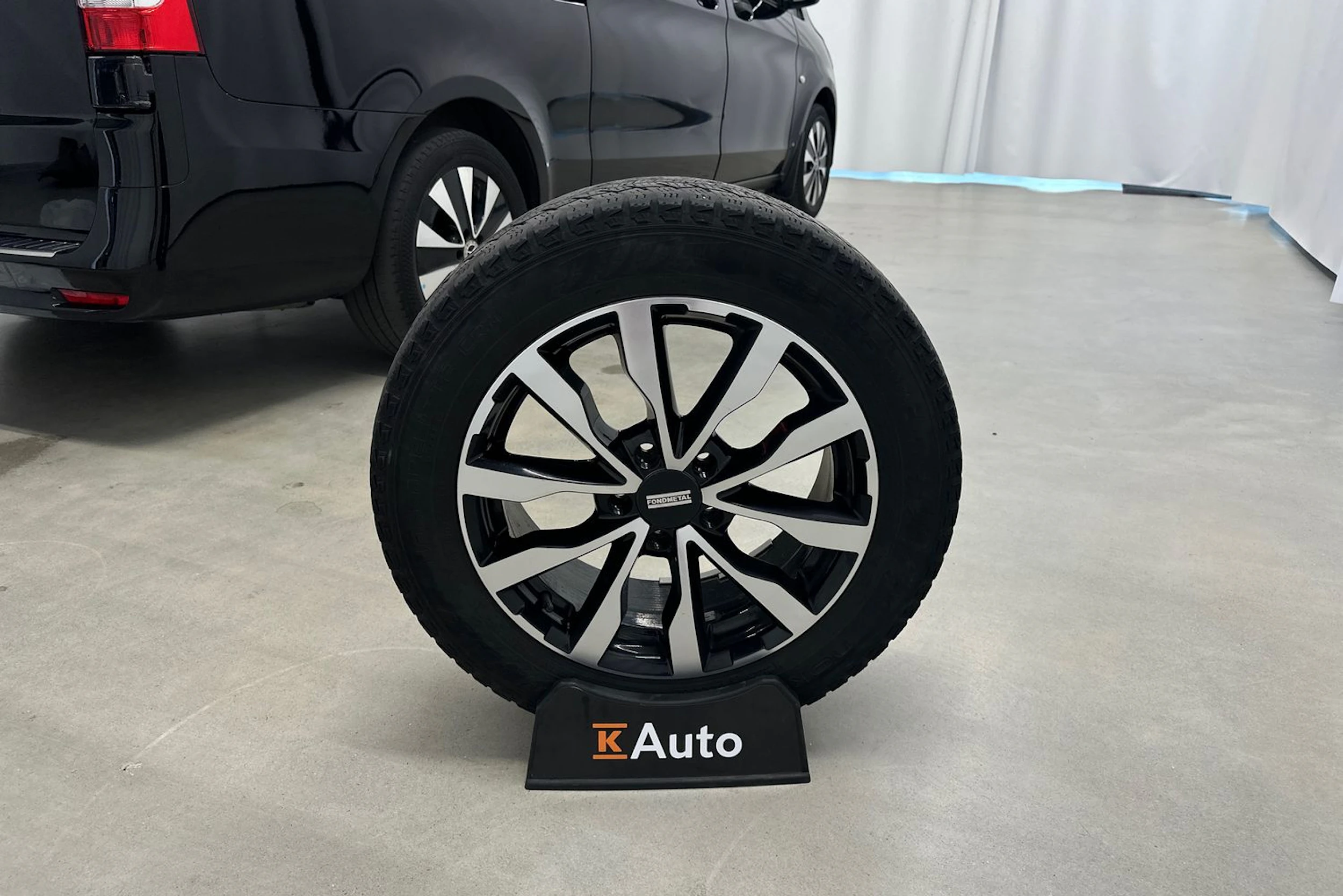 musta Mercedes-Benz Vito 2023 kuva 33.