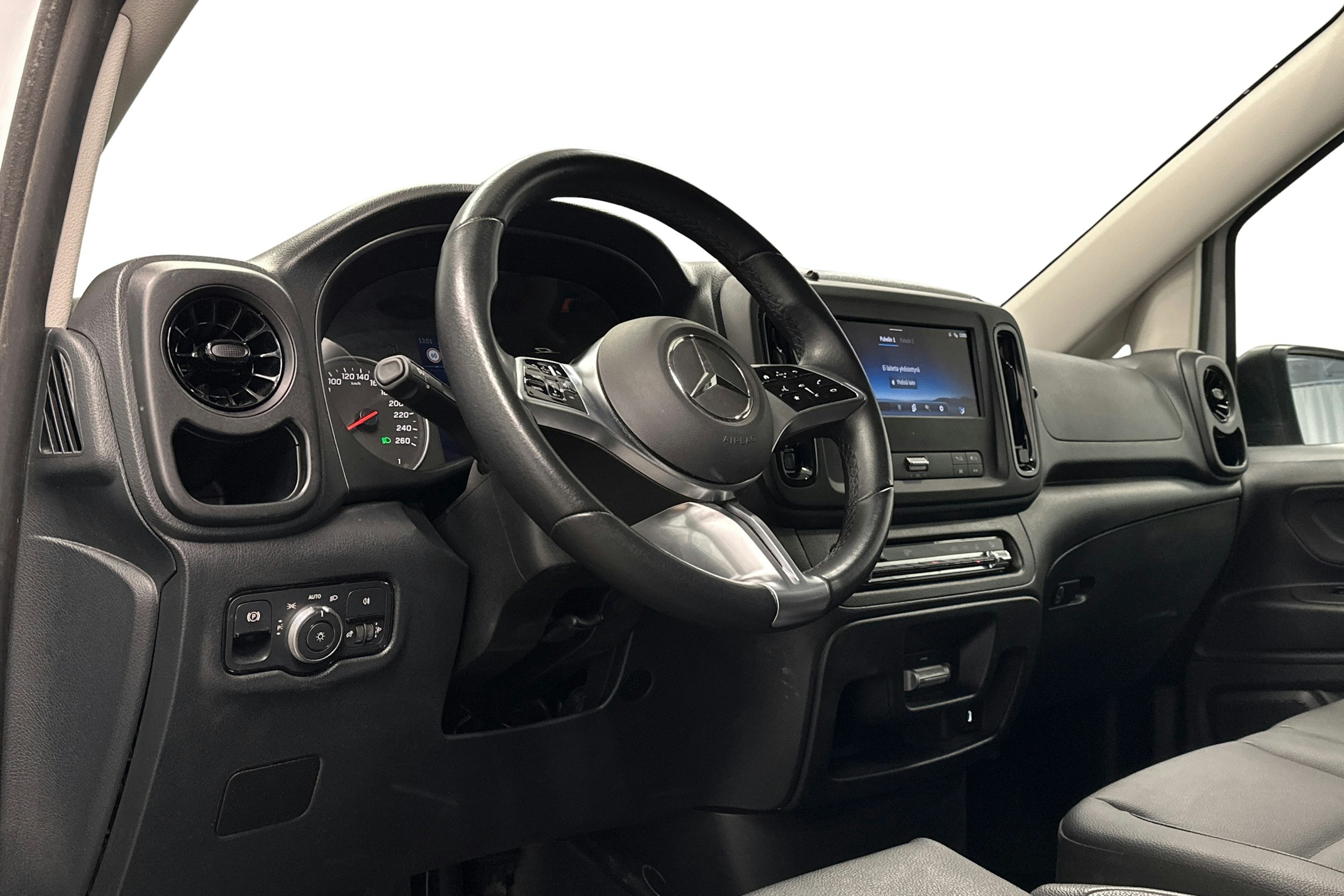 valkoinen Mercedes-Benz Vito 2024 kuva 6.
