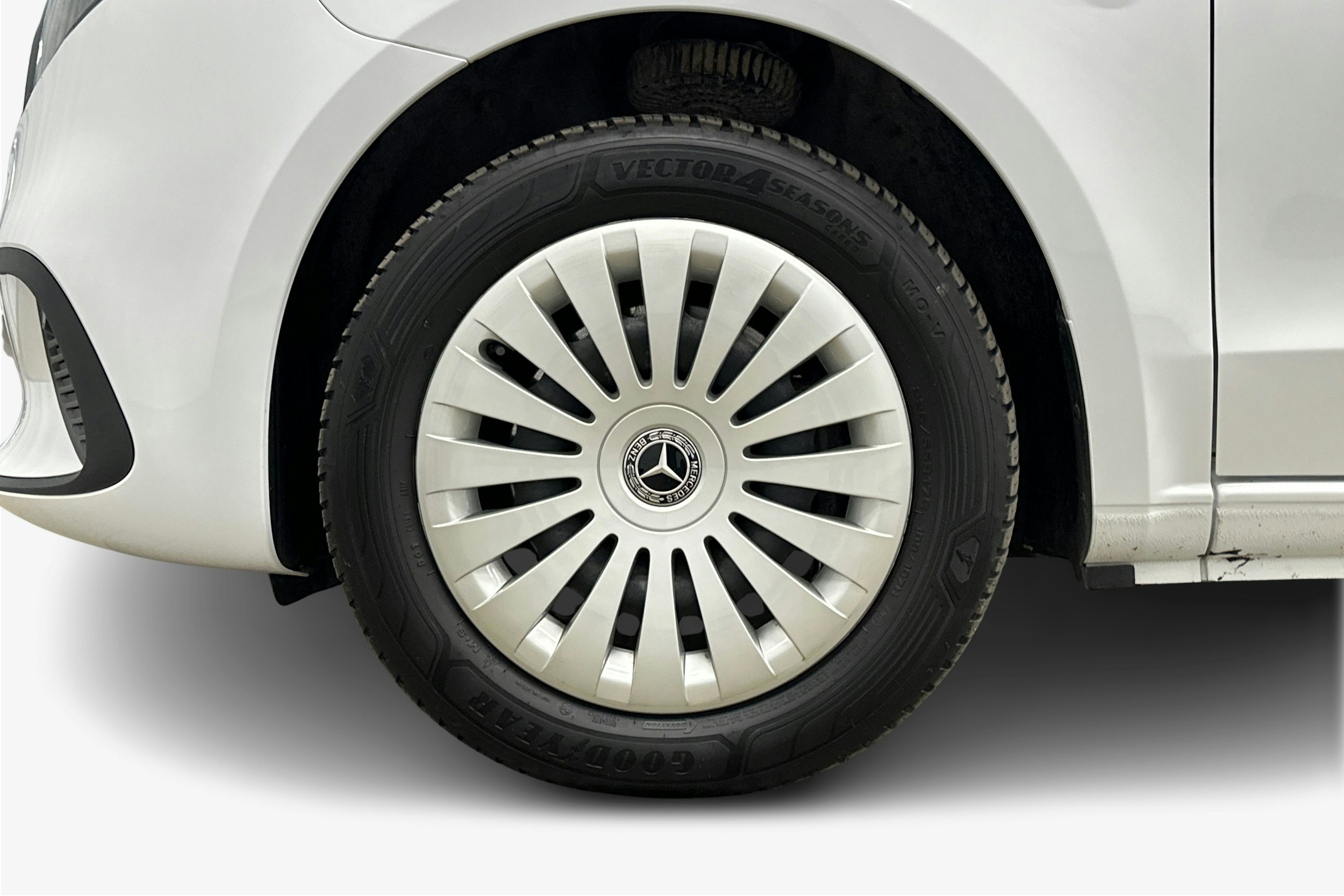 valkoinen Mercedes-Benz Vito 2024 kuva 9.